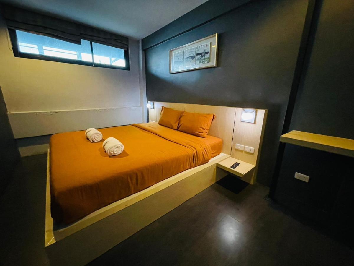 Rabbitel Phuket Hostel Bagian luar foto