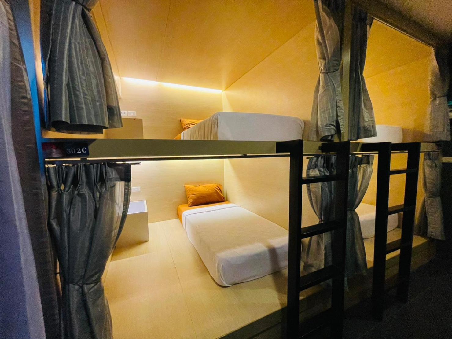 Rabbitel Phuket Hostel Bagian luar foto