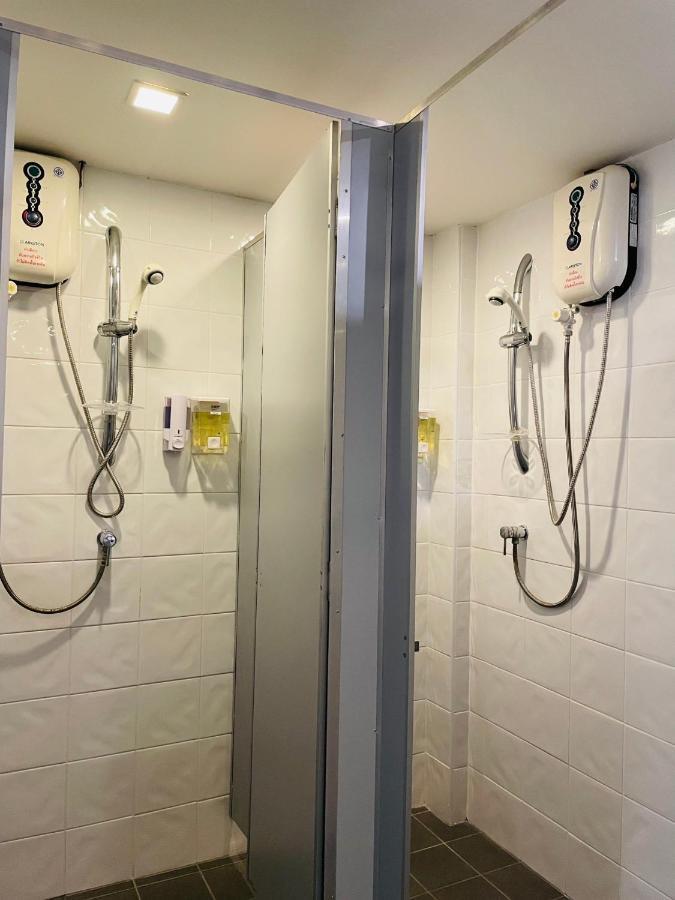 Rabbitel Phuket Hostel Bagian luar foto