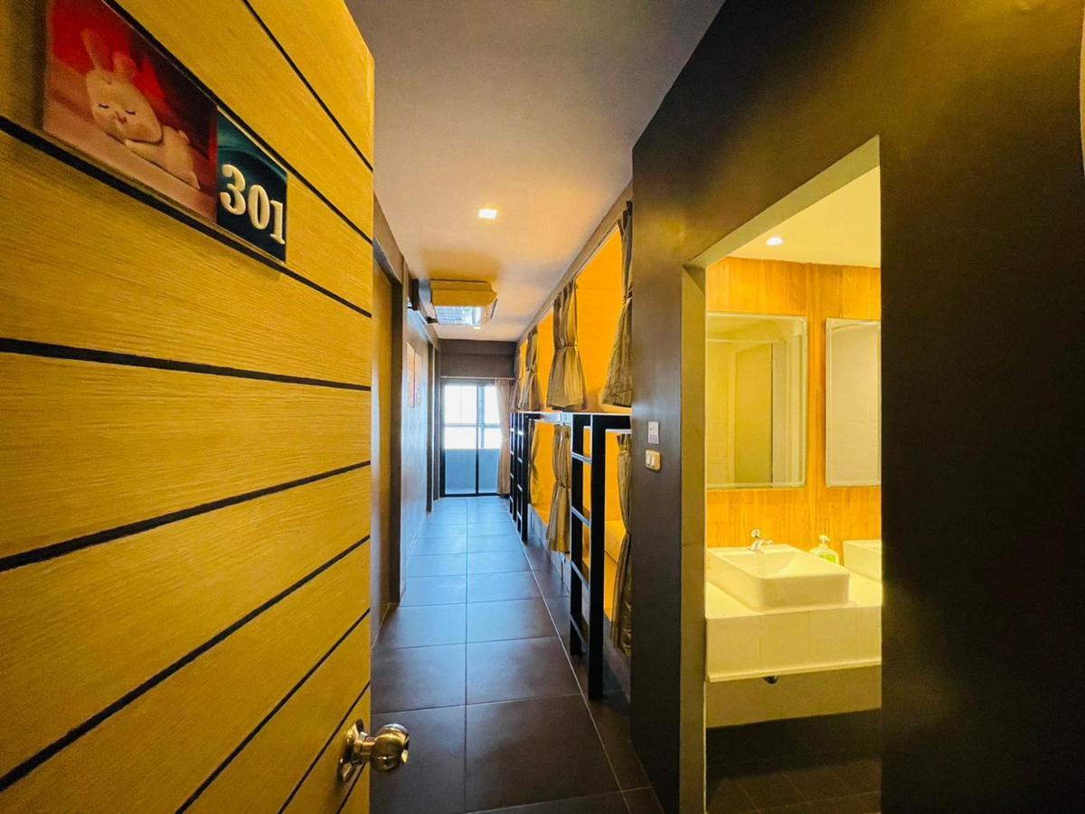 Rabbitel Phuket Hostel Bagian luar foto