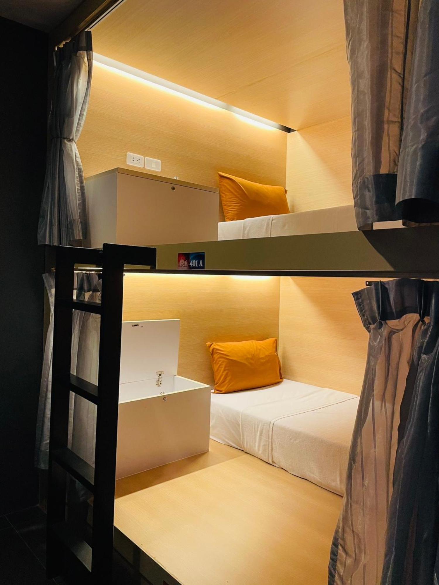 Rabbitel Phuket Hostel Bagian luar foto