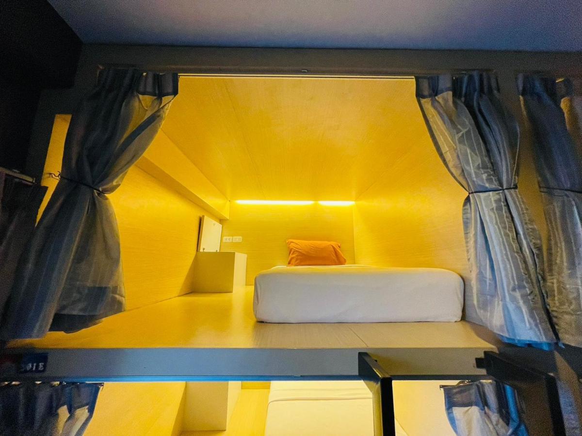 Rabbitel Phuket Hostel Bagian luar foto