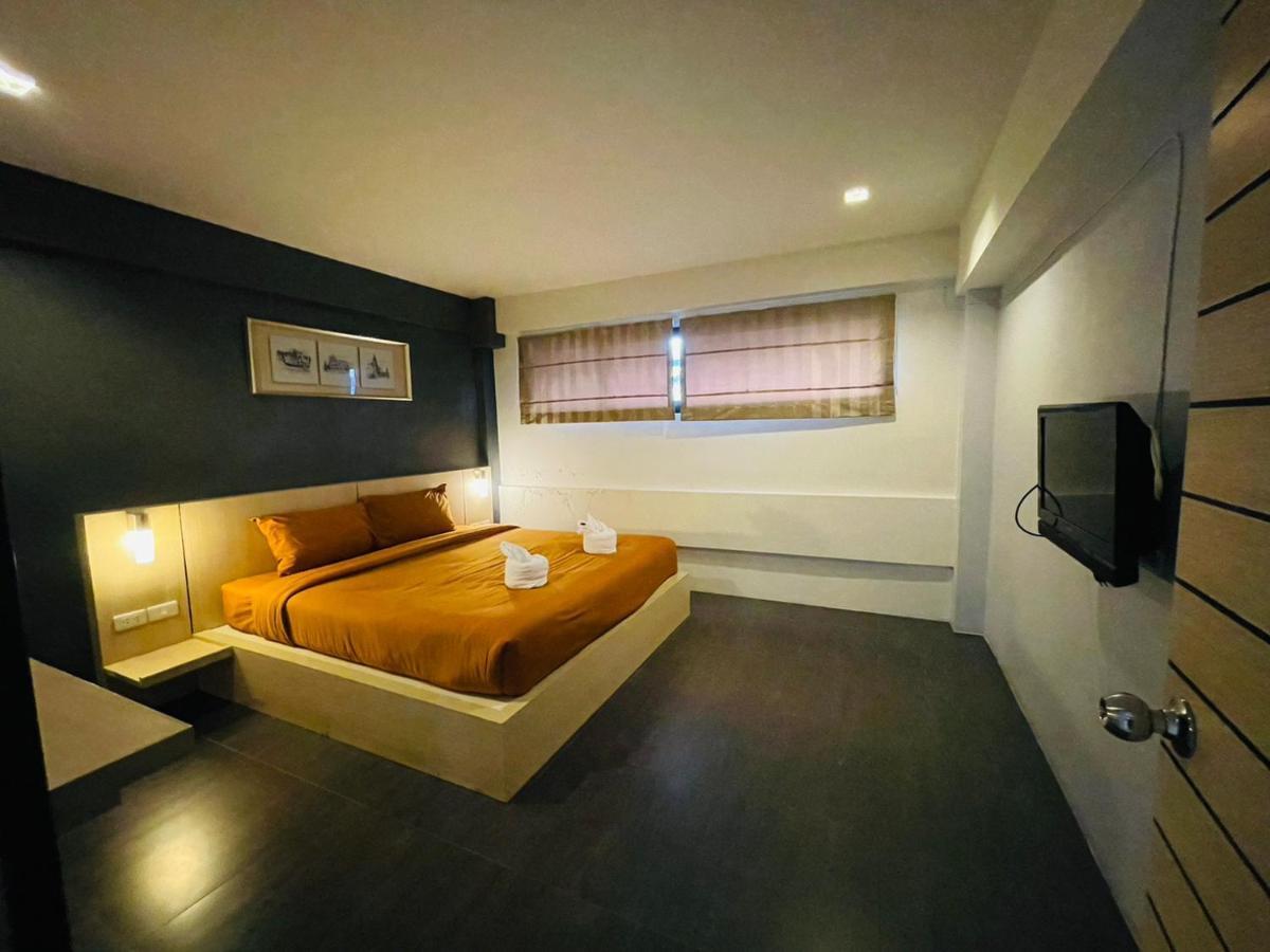 Rabbitel Phuket Hostel Bagian luar foto