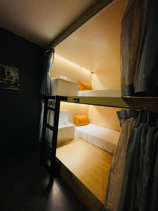 Rabbitel Phuket Hostel Bagian luar foto