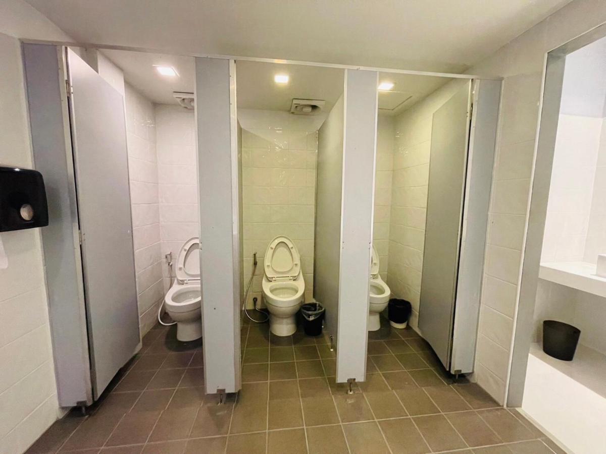 Rabbitel Phuket Hostel Bagian luar foto