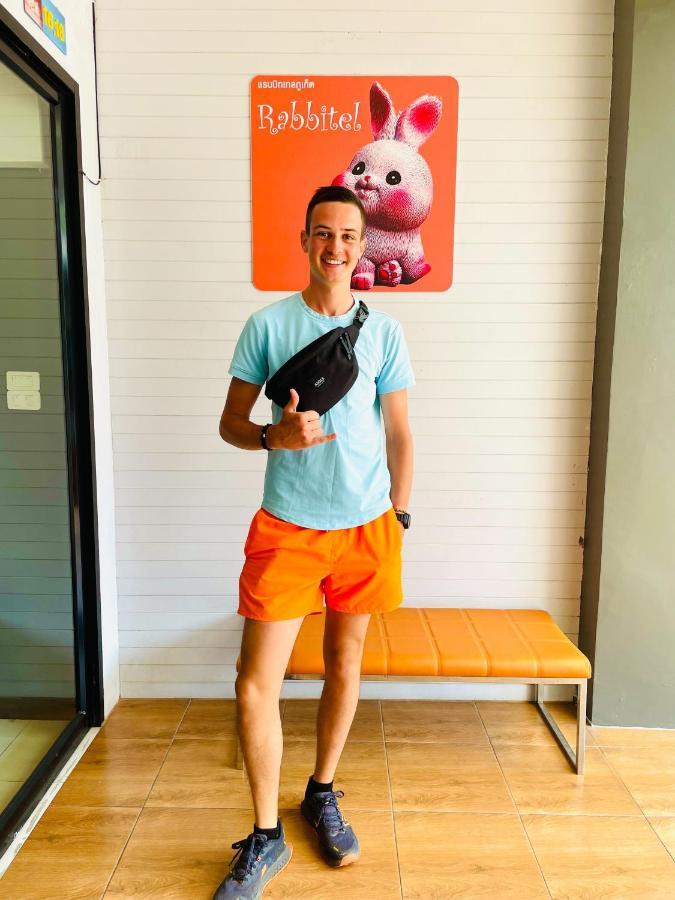 Rabbitel Phuket Hostel Bagian luar foto