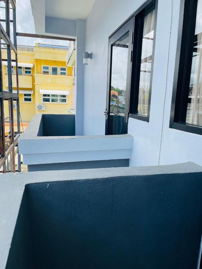 Rabbitel Phuket Hostel Bagian luar foto