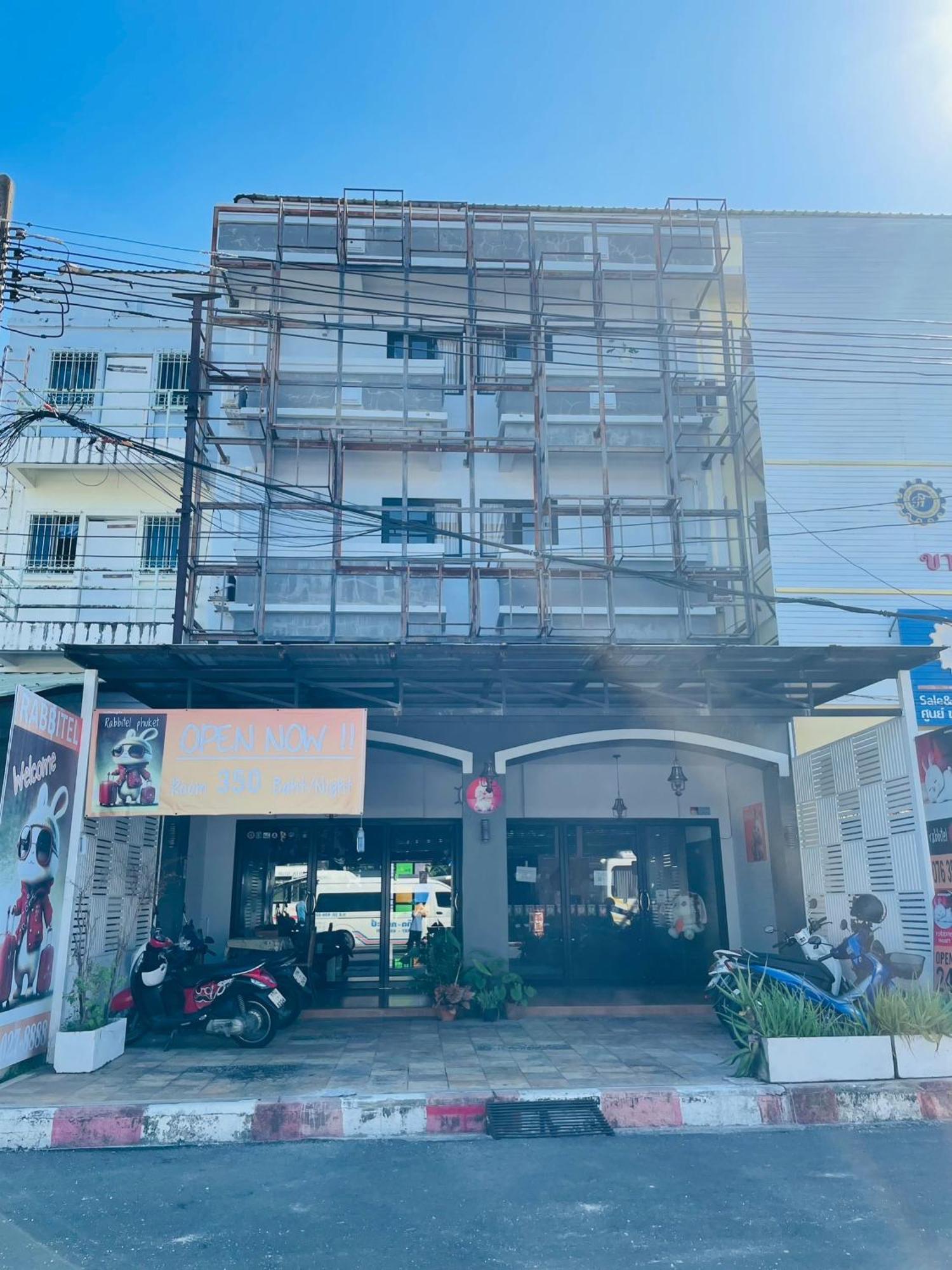 Rabbitel Phuket Hostel Bagian luar foto