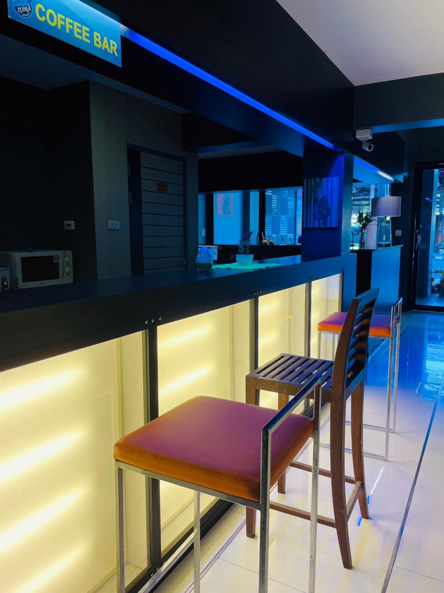 Rabbitel Phuket Hostel Bagian luar foto