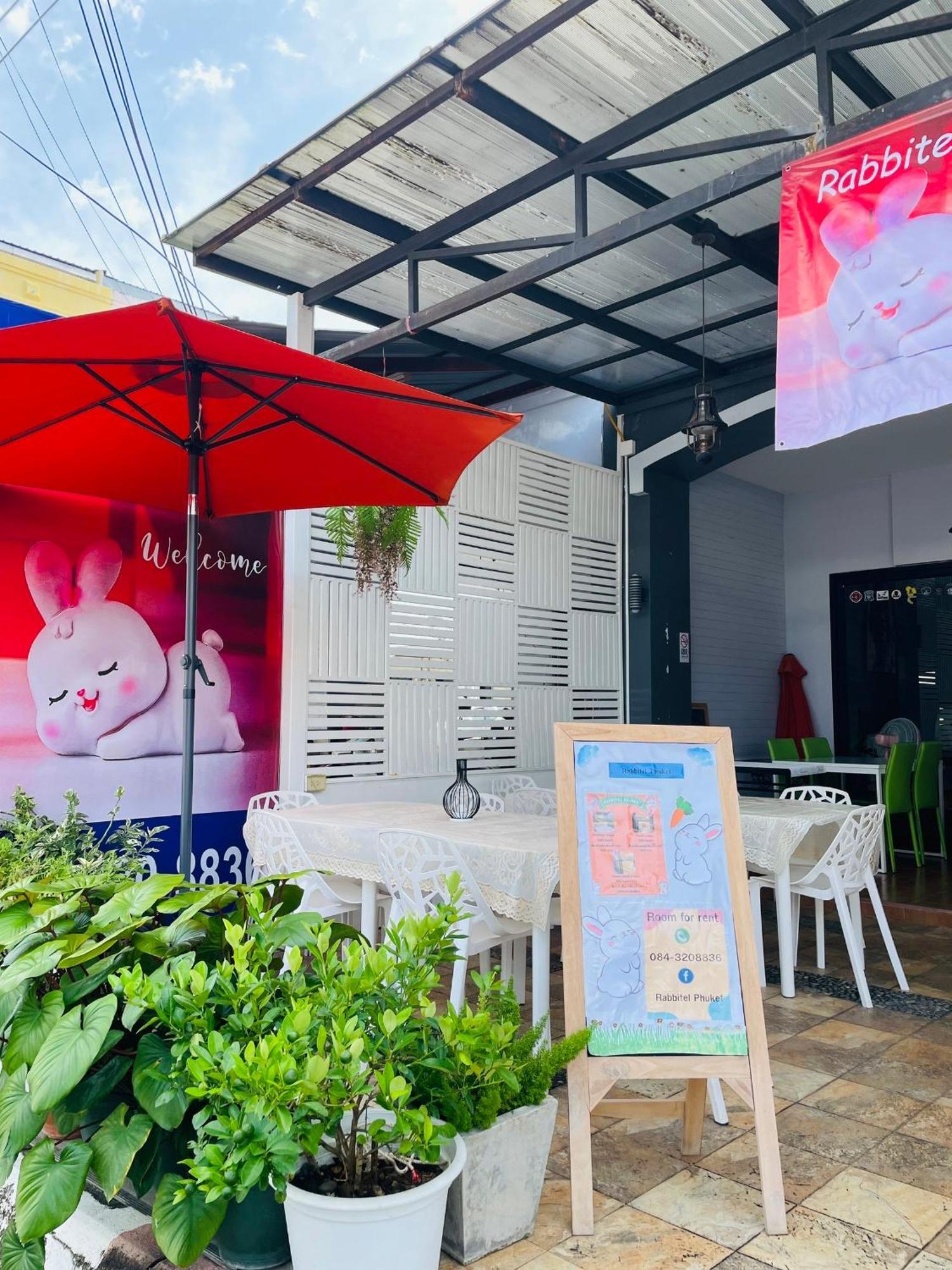 Rabbitel Phuket Hostel Bagian luar foto